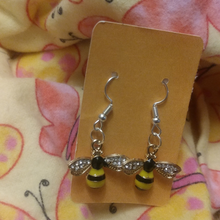 Load image into Gallery viewer, 1 Pair of Bee Themed Earrings with card and envelope